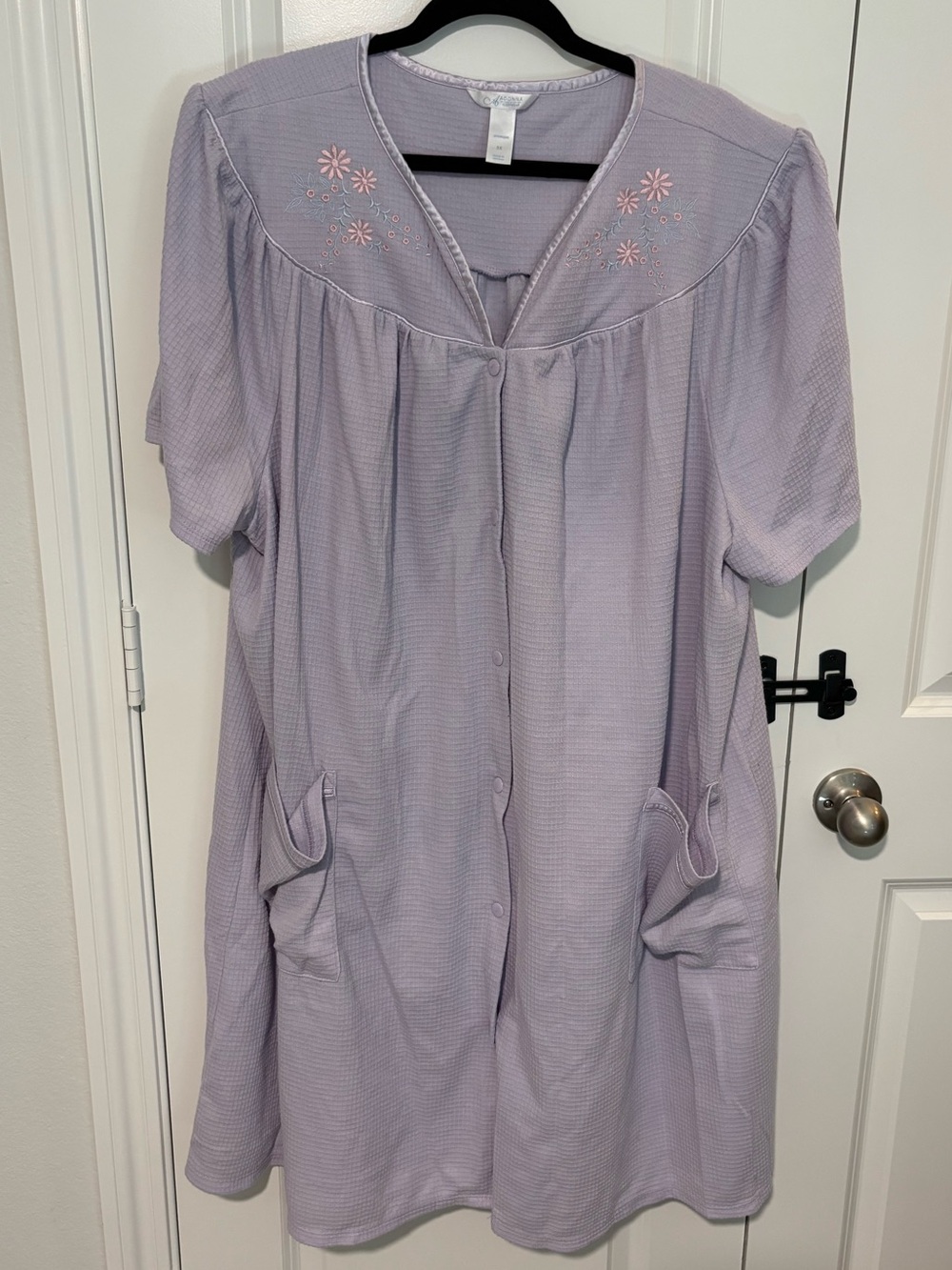 Adonna Lavender Floral Embroidered Zip Front Housecoat Robe Size 3X